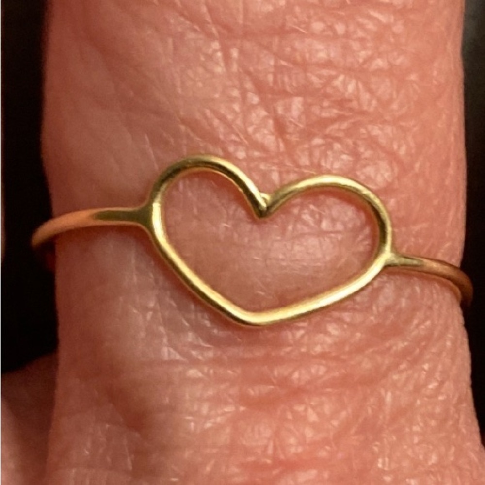 14k solid yellow gold open heart ring - size 7